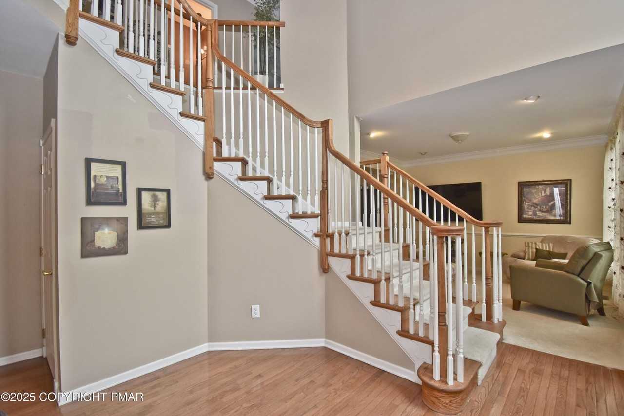 3257 Doral Ct - Photo 4 of 43