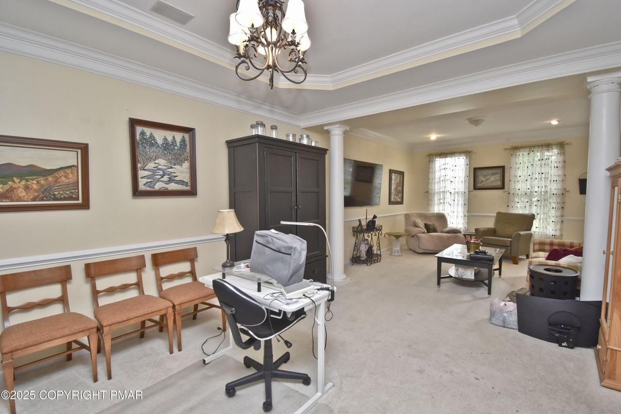 3257 Doral Ct - Photo 7 of 43