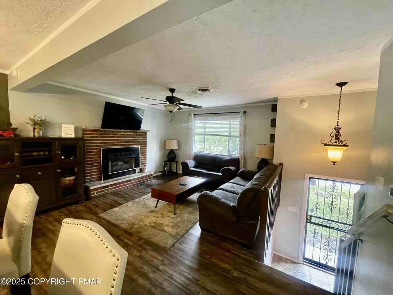 674 Country Place Dr - Photo 4 of 17