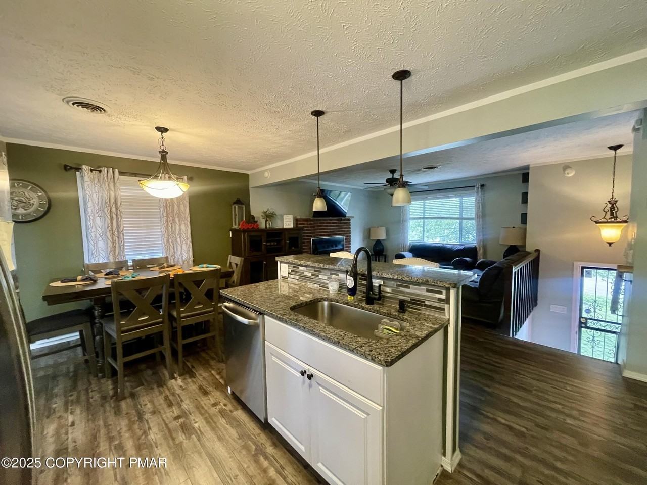 674 Country Place Dr - Photo 5 of 17