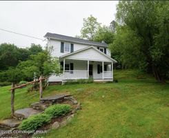 featured image of 139 Henrys Crossing Rd