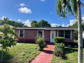 725 W 9th St - Photo 1 of 1