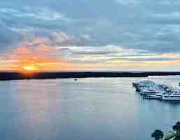 featured image of 132 Lakeshore Dr #1118