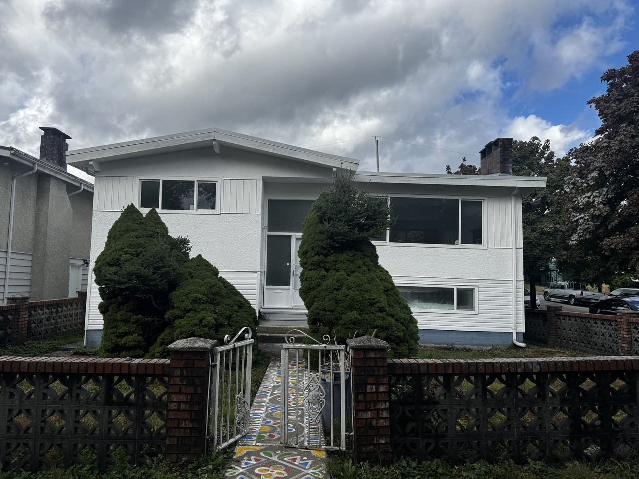 5915 Lanark Street - Photo 2 of 19