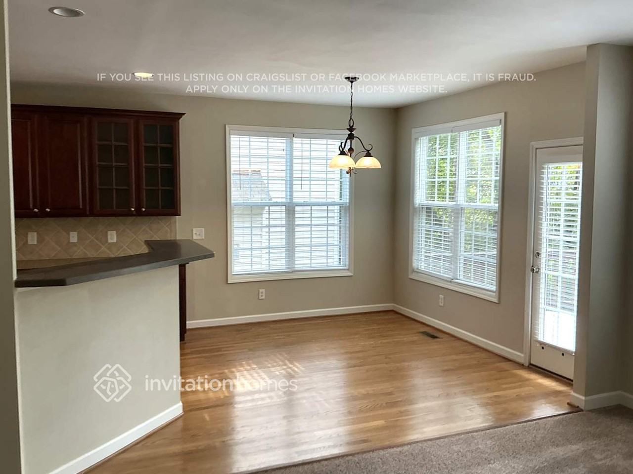 1525 Lindenberg Square - Photo 4 of 18