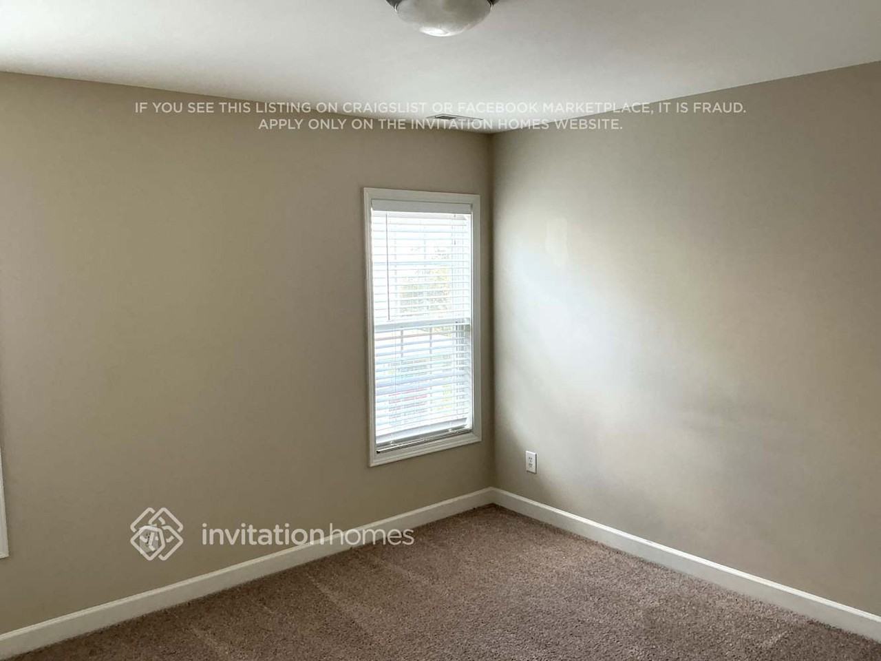 1525 Lindenberg Square - Photo 7 of 18