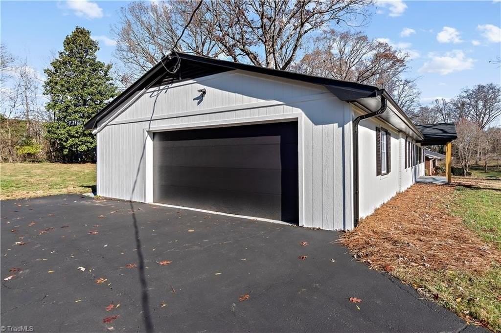 6732 Rollingwood Dr - Photo 5 of 30