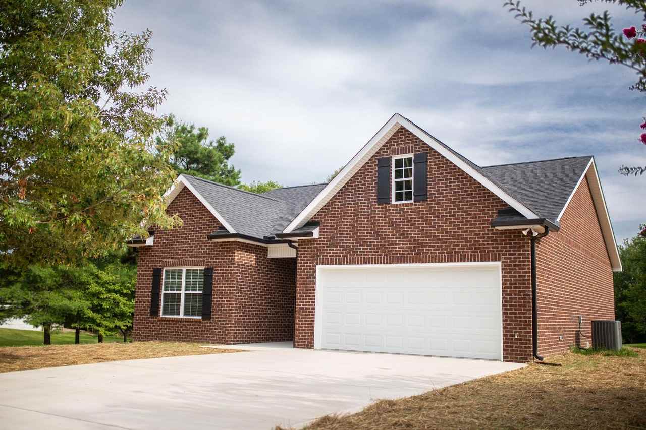 315 White Oak Dr - Photo 3 of 32