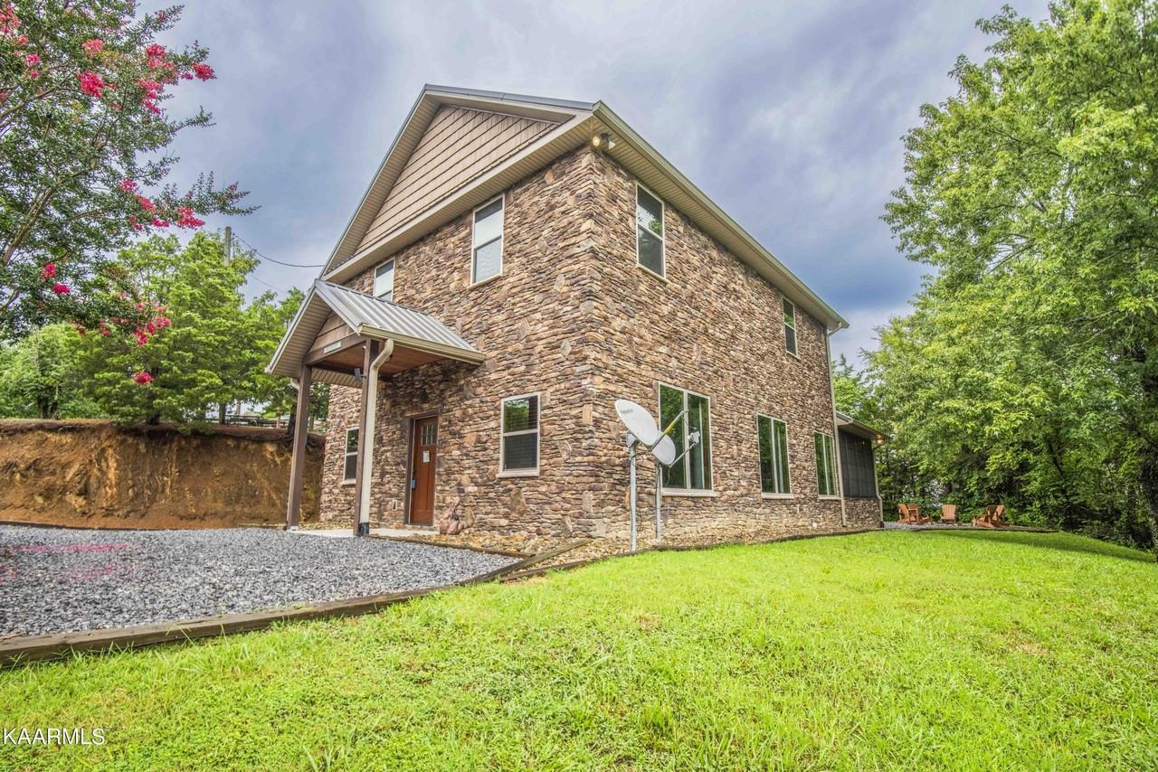 2499 Jim Henry Rd - Photo 5 of 50