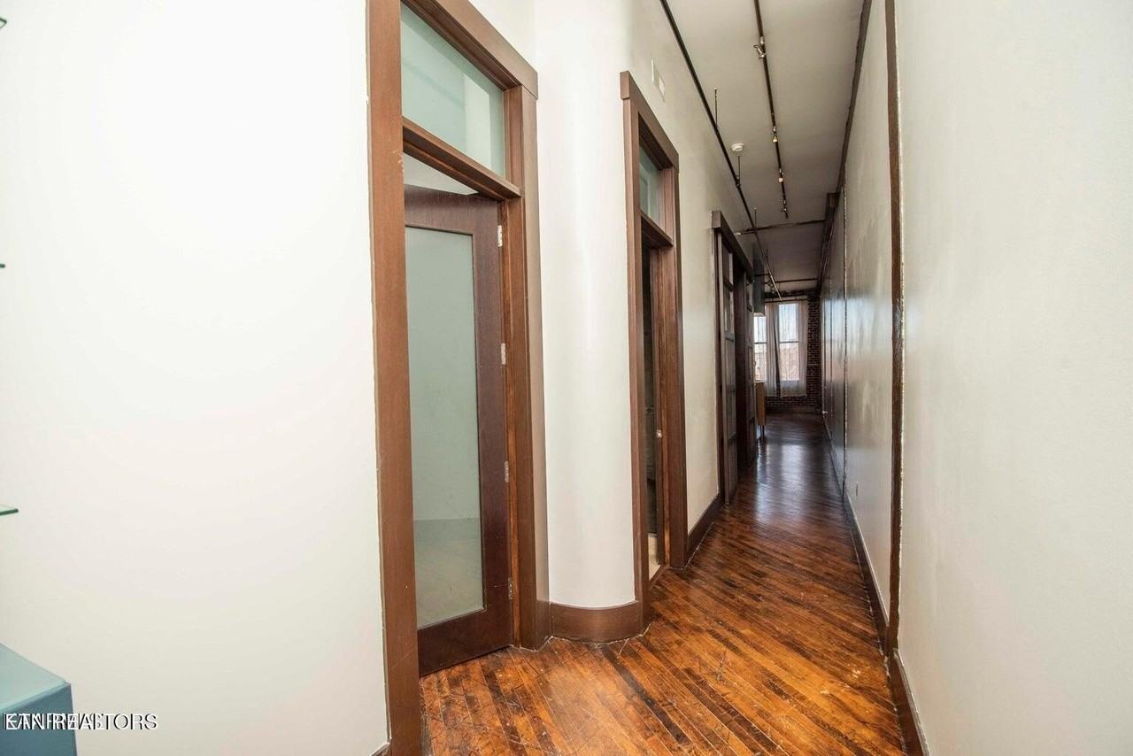 129 W Jackson Ave Apt 202 #202 - Photo 3 of 30