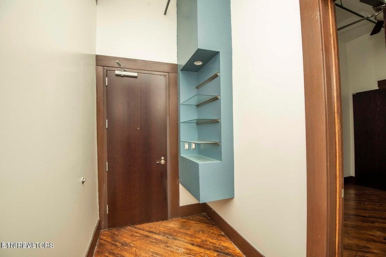 129 W Jackson Ave Apt 202 #202 - Photo 4 of 30