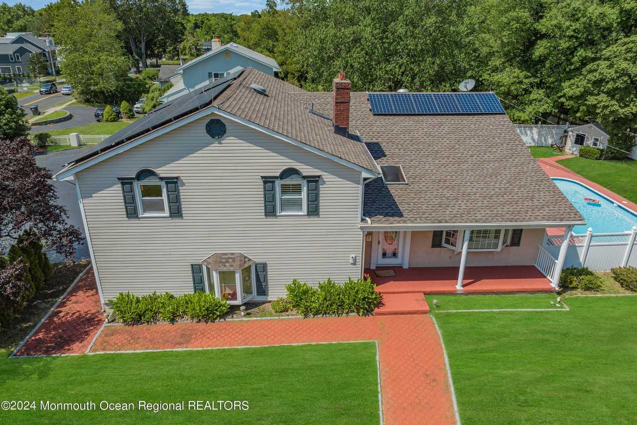 471 W Park Ave - Photo 3 of 50