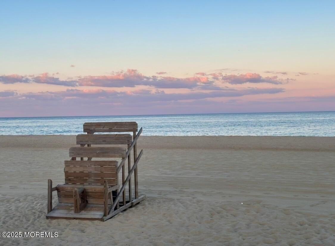 512 Essex Ave - Photo 3 of 25