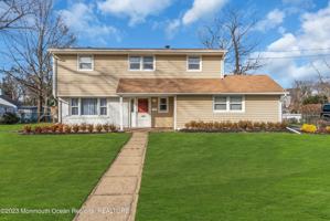 featured image of 4 Cheryl Dr