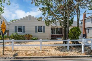 205 S Shore Dr - Photo 1 of 1