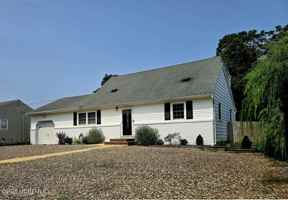 featured image of 34 Heather Rd