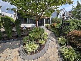 featured image of 216 5th Ave