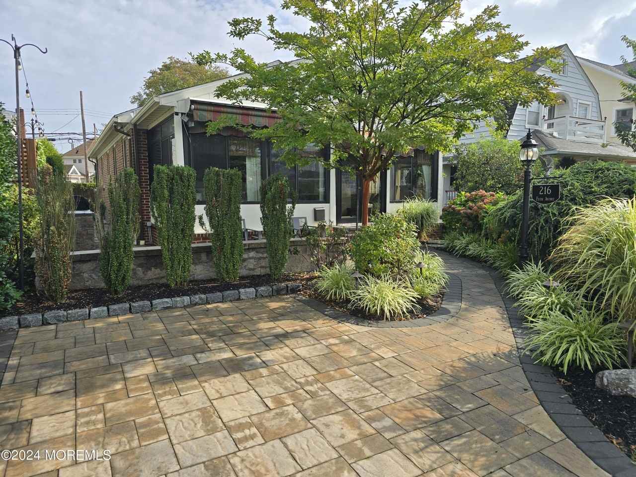 216 5th Ave - Photo 3 of 38