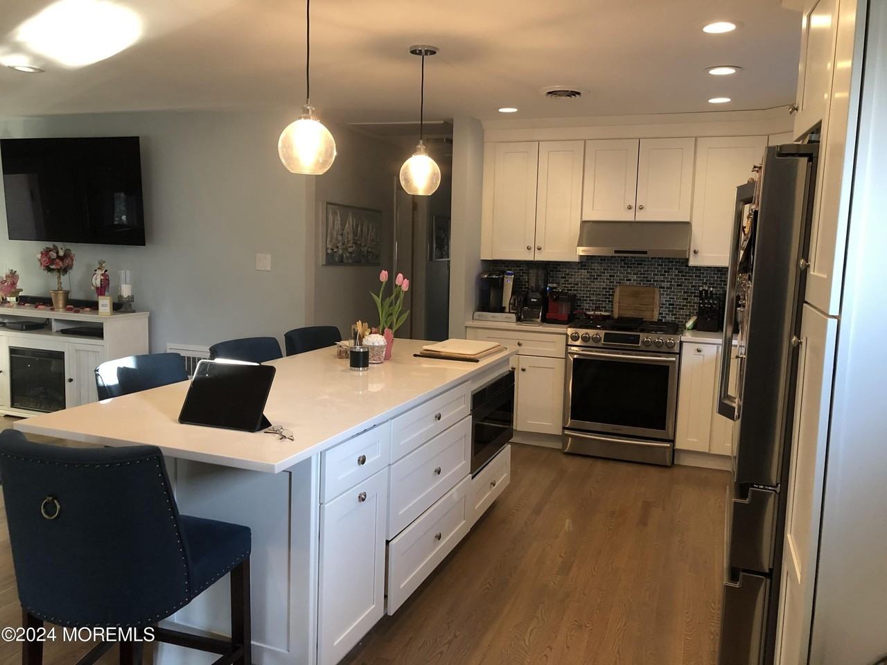 216 5th Ave - Photo 5 of 38