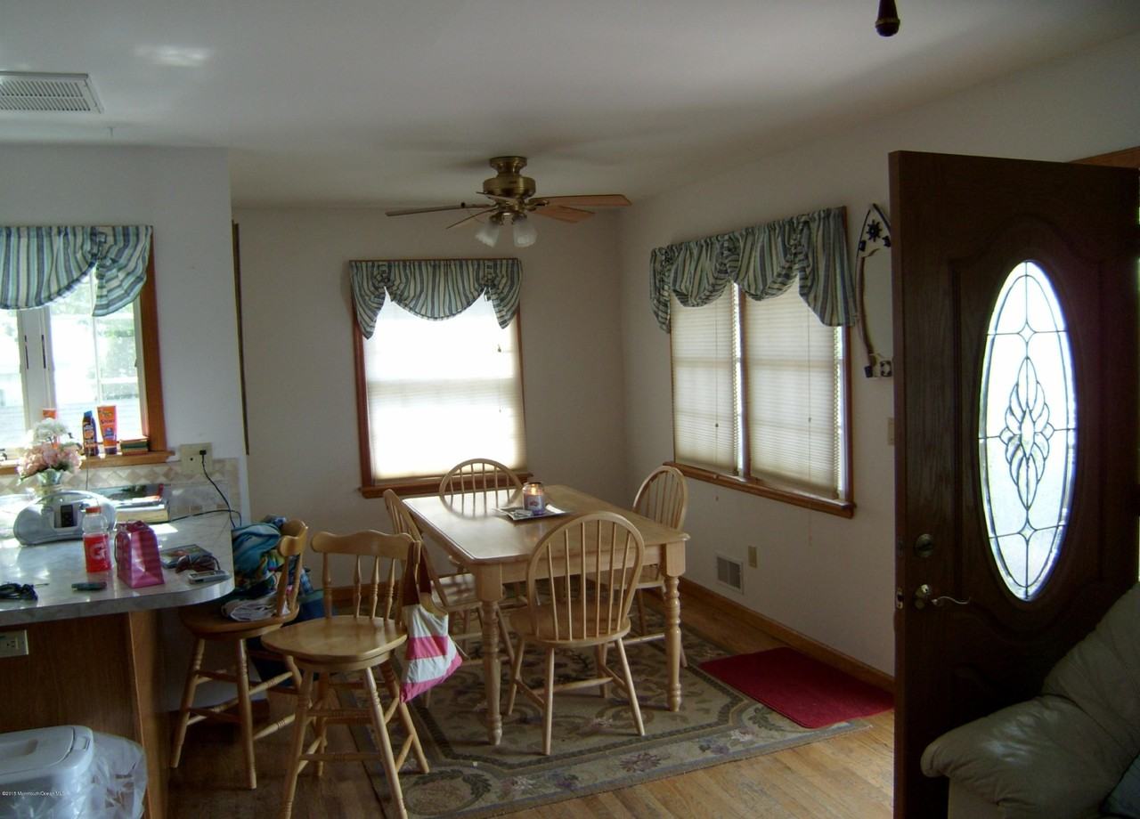 327 327 New Bedford Road unit: Front - Photo 4 of 4