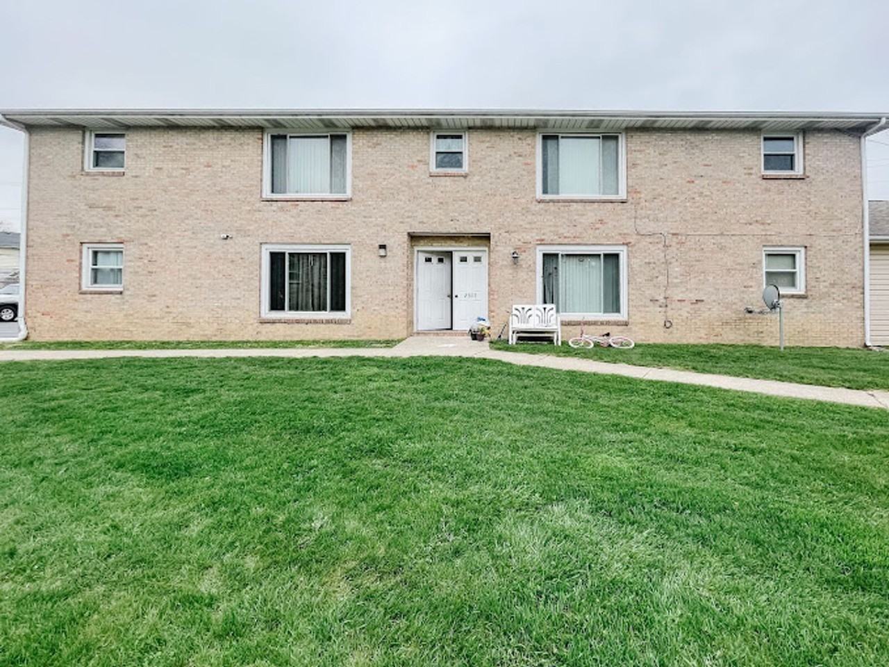 Your Next Home in the Heart of Yorktown Schools - Photo 3 of 37