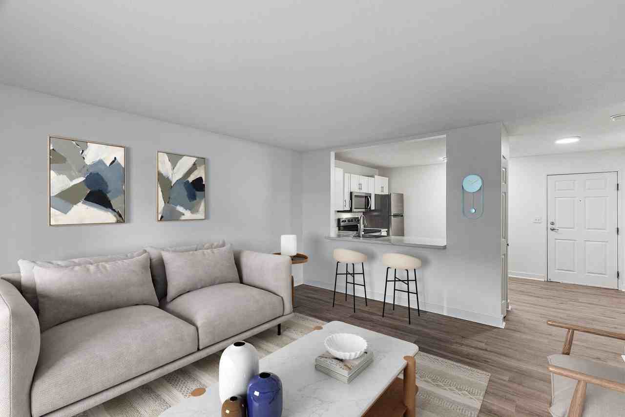 Lexington Hills Apartments - Photo 3 of 26