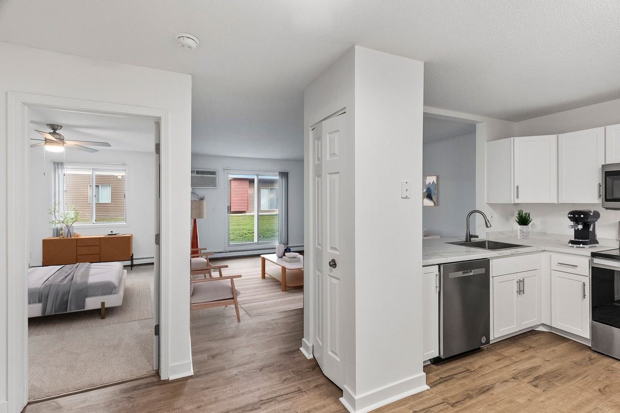 Lexington Hills Apartments - Photo 4 of 26