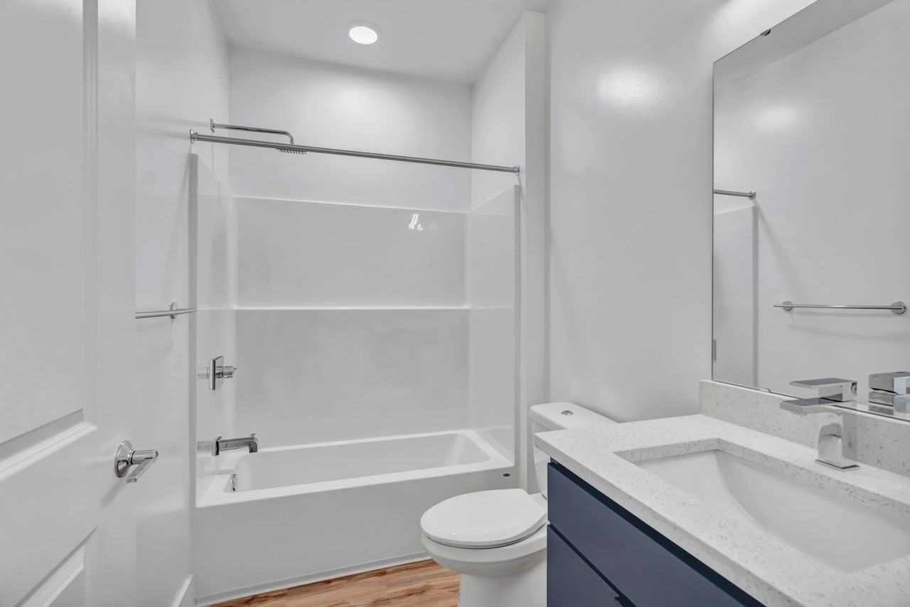 The Oasis - Photo 7 of 50