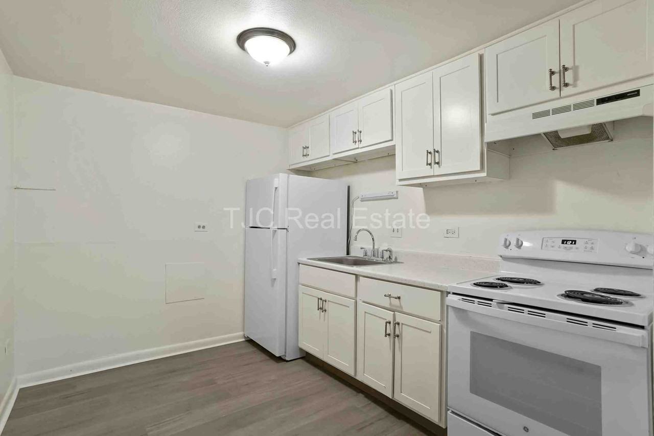 42 Pearl St - Photo 4 of 10