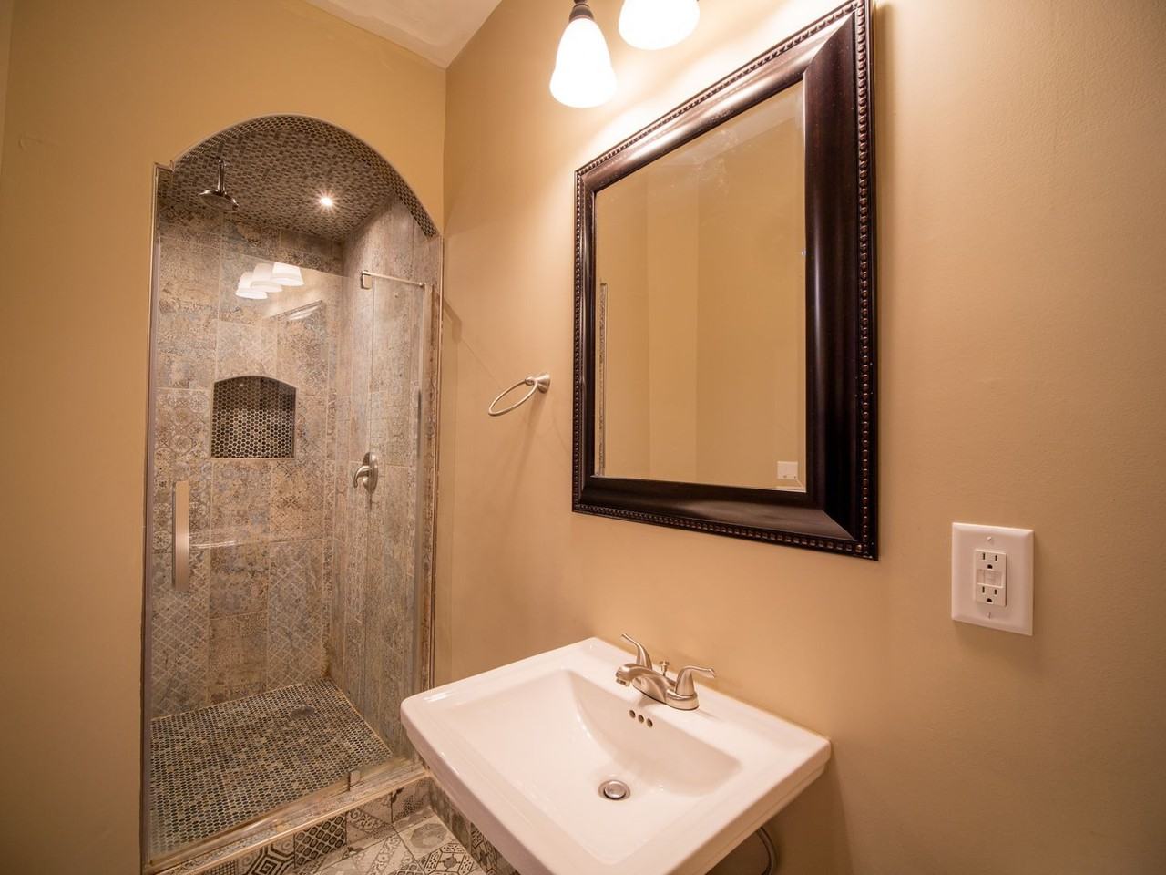 Victorian Village Apartments - Photo 6 of 20
