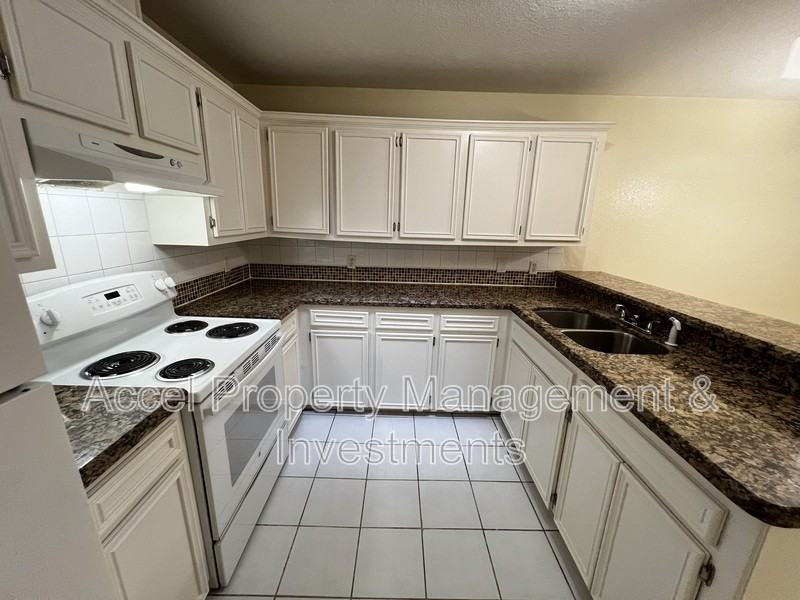 2401 Kimberly Ln #4 - Photo 6 of 14