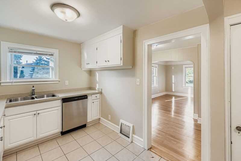 16855 Sayre Ave - Photo 5 of 24