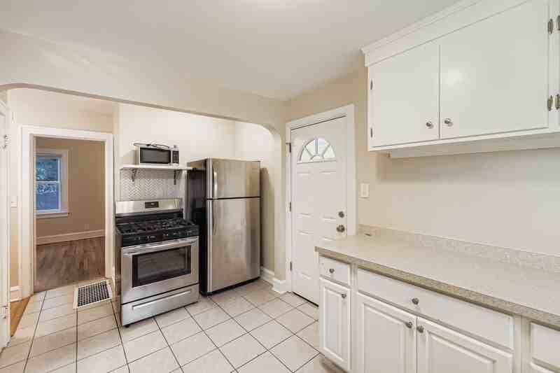 16855 Sayre Ave - Photo 7 of 24