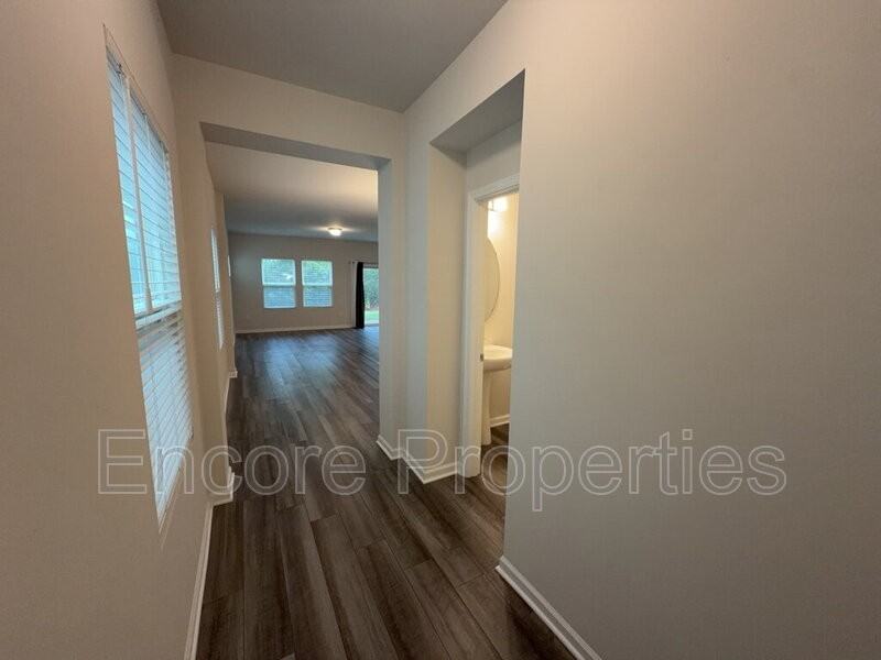 304 Joneshaven Dr - Photo 3 of 18