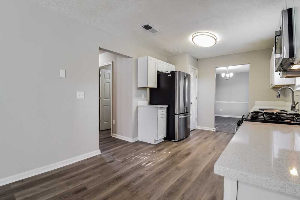 3827 Riverview Bnd - Photo 6 of 17