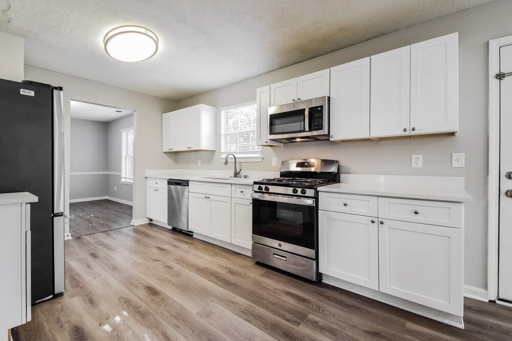 3827 Riverview Bnd - Photo 7 of 17