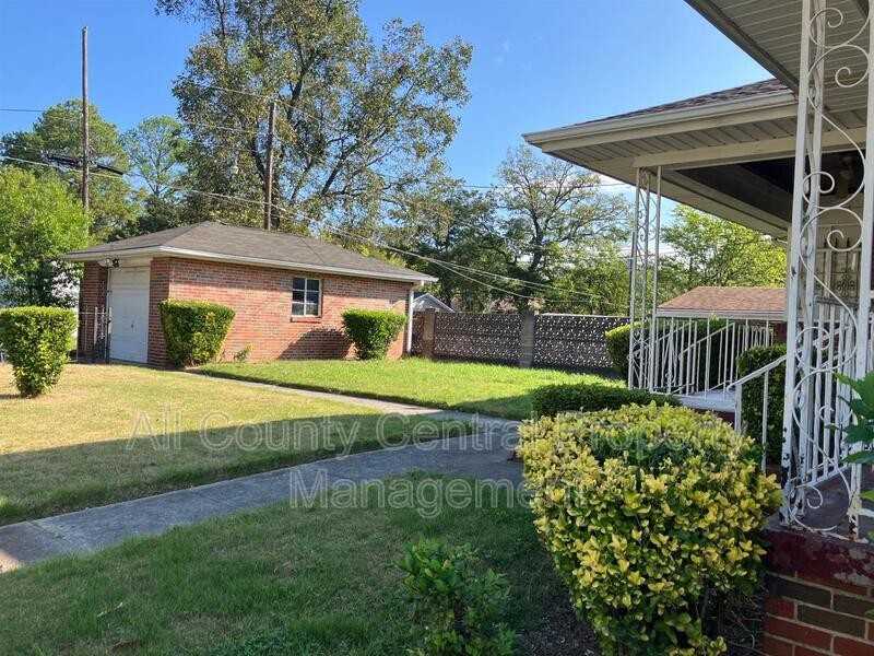 1534 4th Ter W - Photo 3 of 12