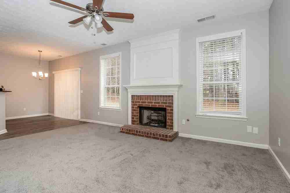 3620 Liberty Ln Sw - Photo 4 of 15