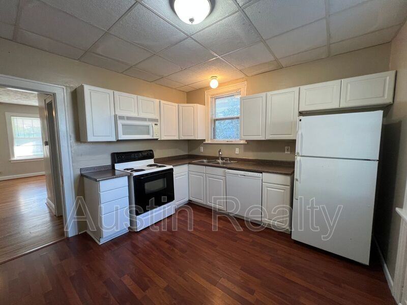 6221 Fyler Ave - Photo 2 of 8