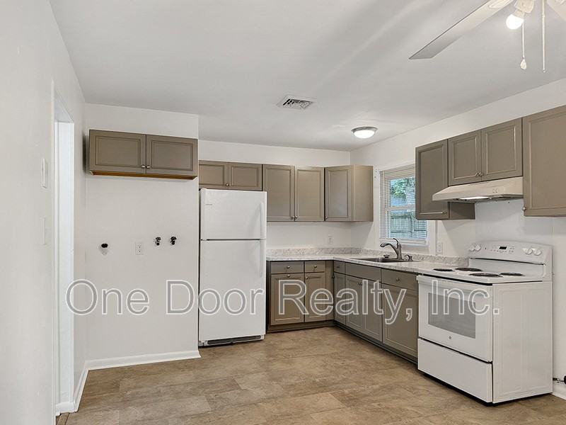 105 Walker Drive - Photo 6 of 17