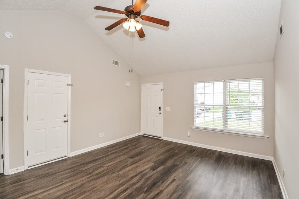 1045 Tammy Sue Ln - Photo 4 of 16