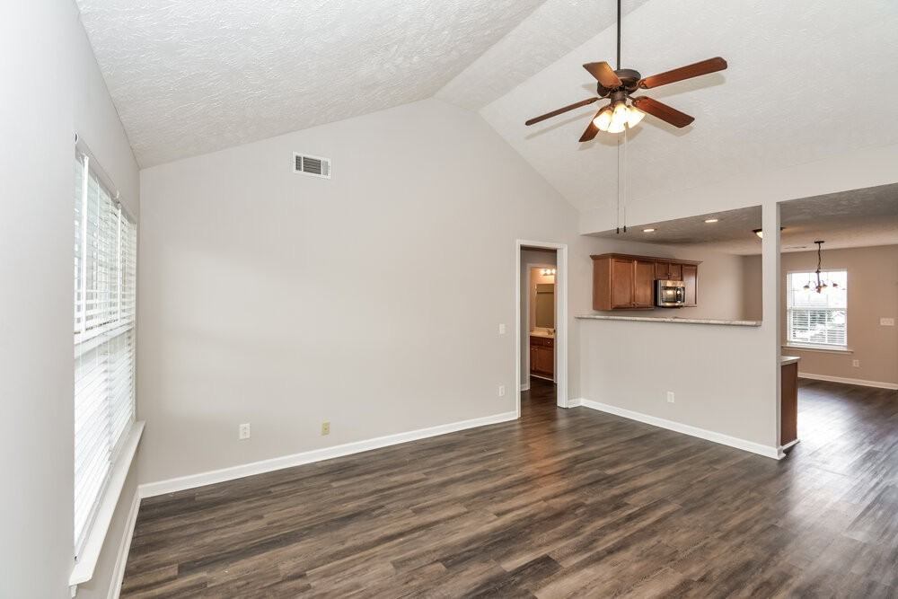 1045 Tammy Sue Ln - Photo 5 of 16