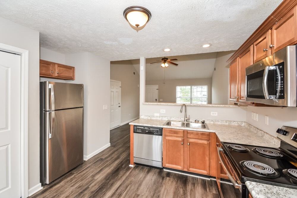 1045 Tammy Sue Ln - Photo 7 of 16