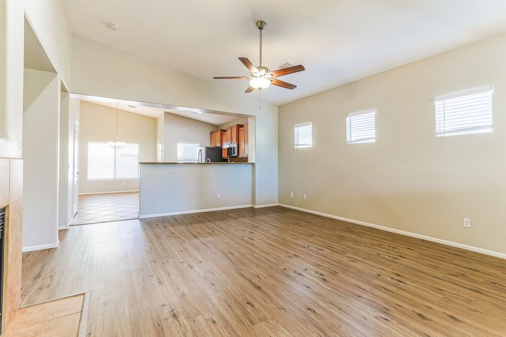 3316 S 71st Ave - Photo 3 of 16