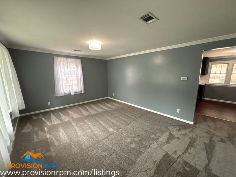 1410 Evergreen Road - Photo 3 of 33