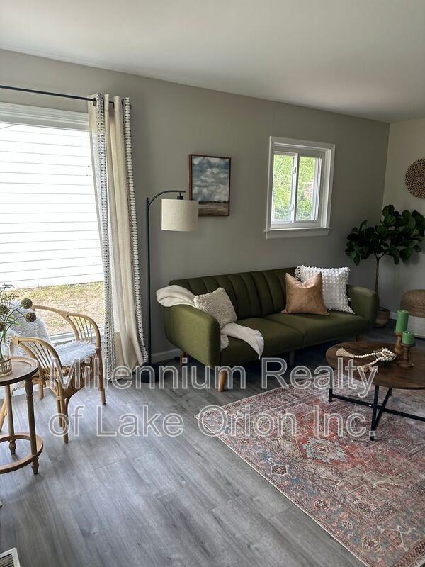 4811 Summerhill Dr - Photo 2 of 17