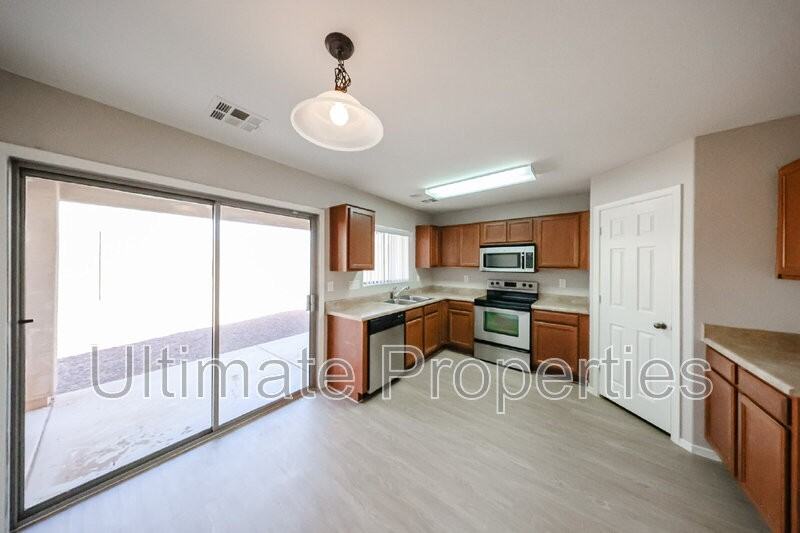 21532 W Durango St - Photo 5 of 10