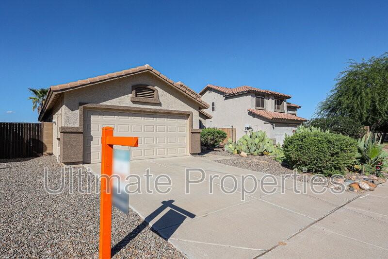 15312 W Watson Ln - Photo 2 of 12