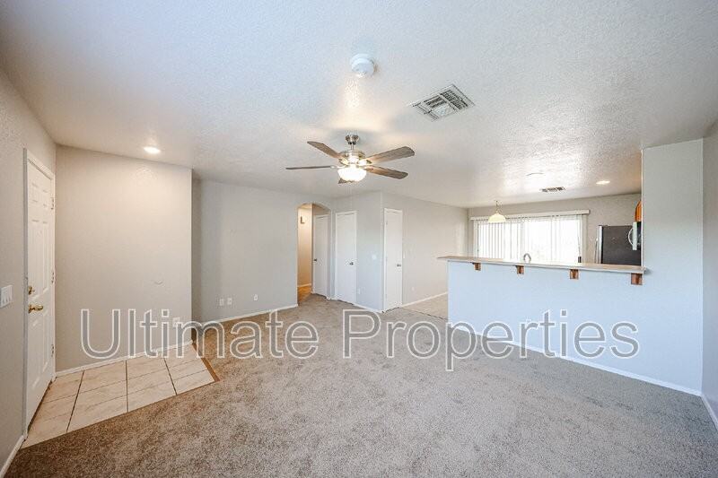 15312 W Watson Ln - Photo 3 of 12