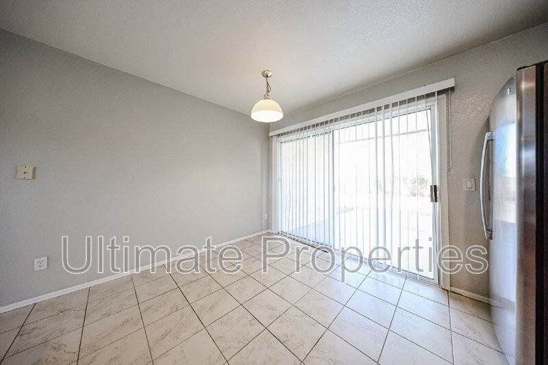 15312 W Watson Ln - Photo 6 of 12